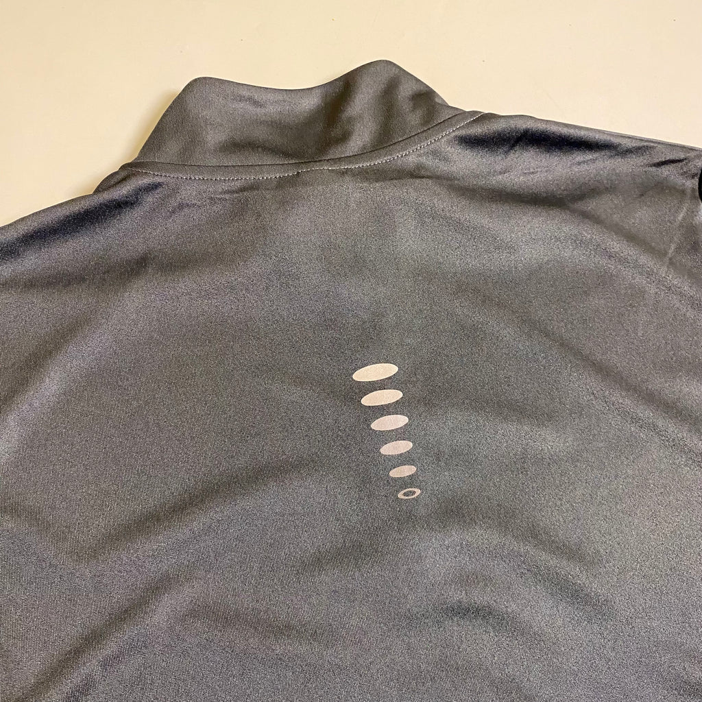 Oakley Foundational 1/4 Zip pullover in a charcoal Colorway