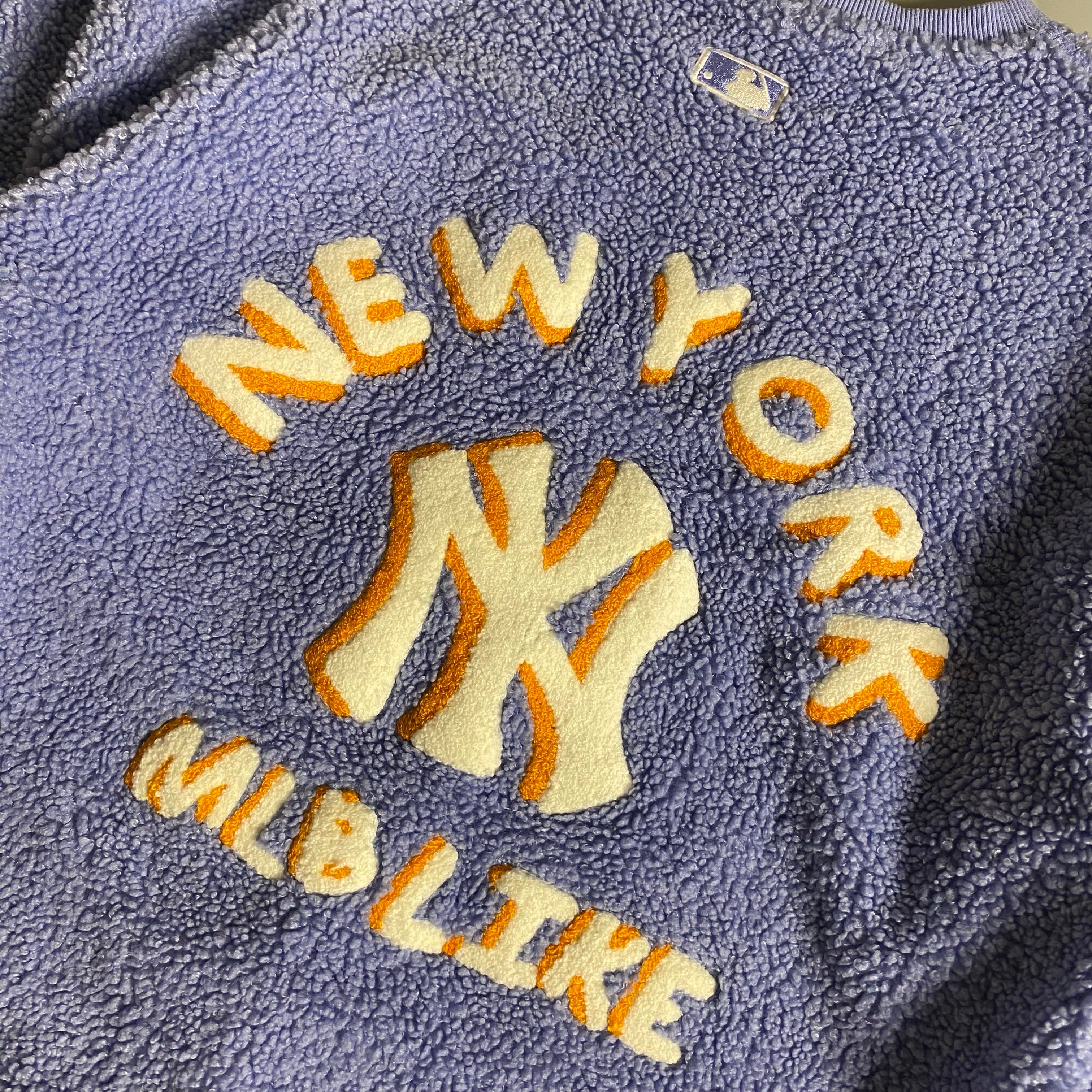 MLB New York Yankees fluffy fleece sweatshirt
