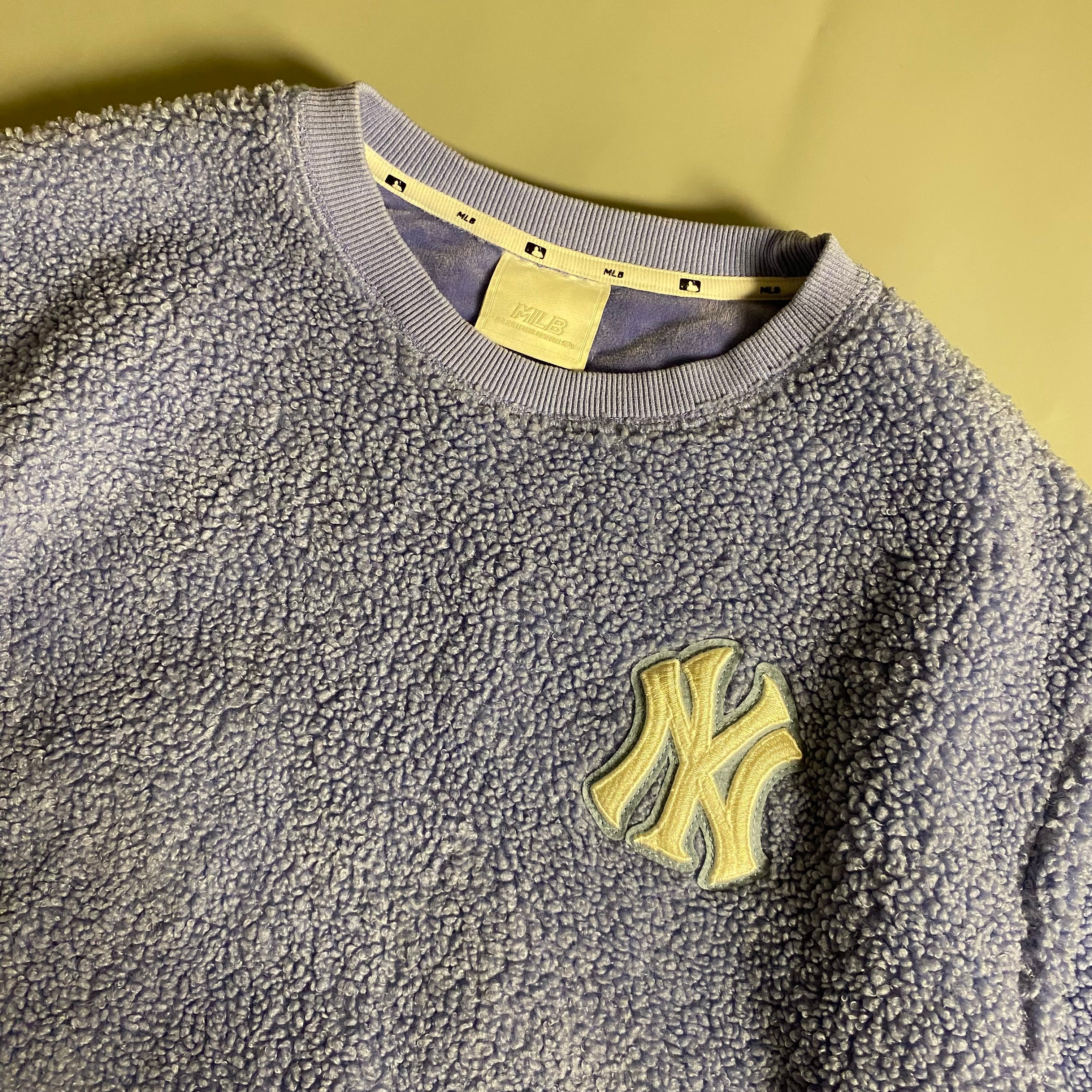 MLB New York Yankees fluffy fleece sweatshirt