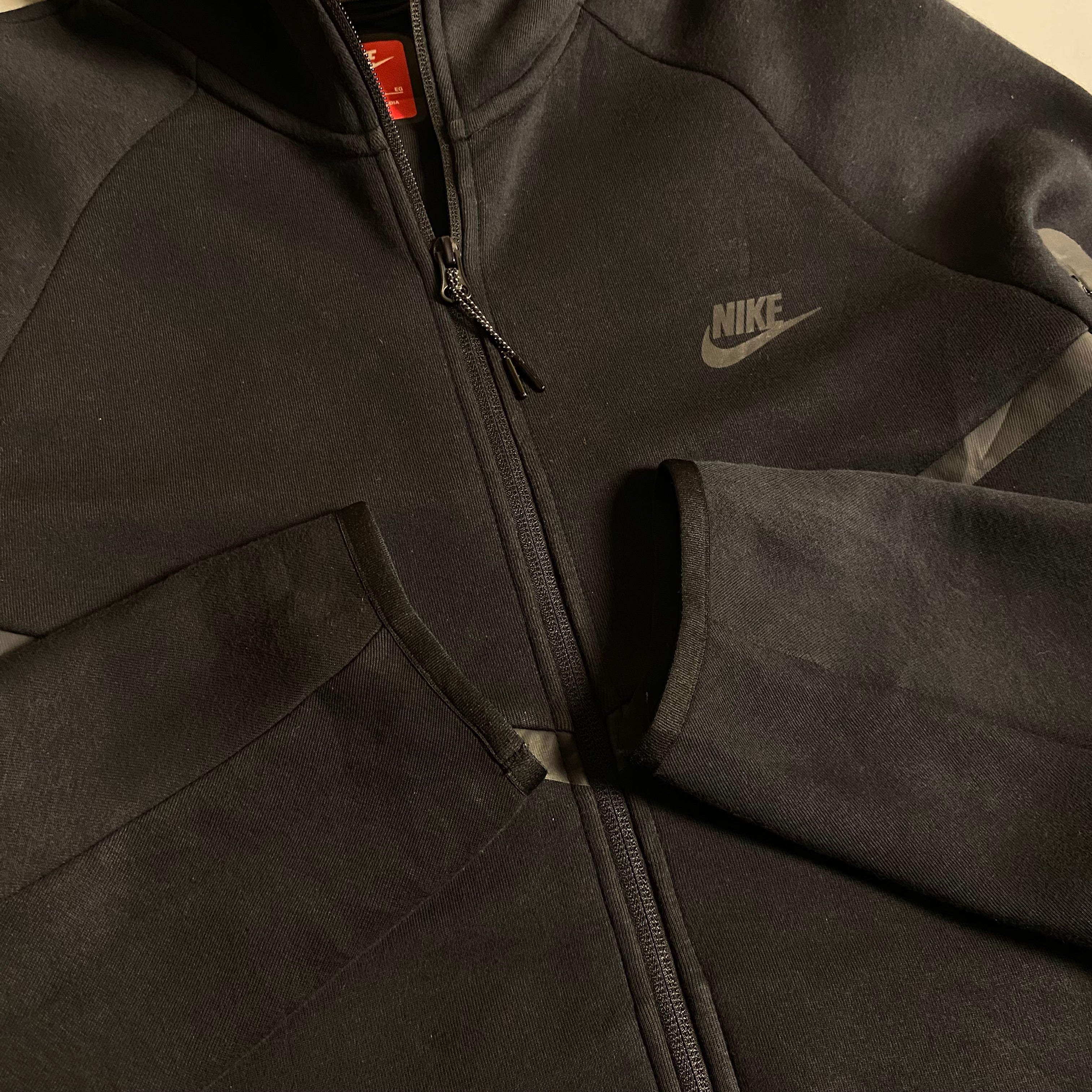 Nike Men's Tech Fleece Windrunner Full-Zip Hoodie in black