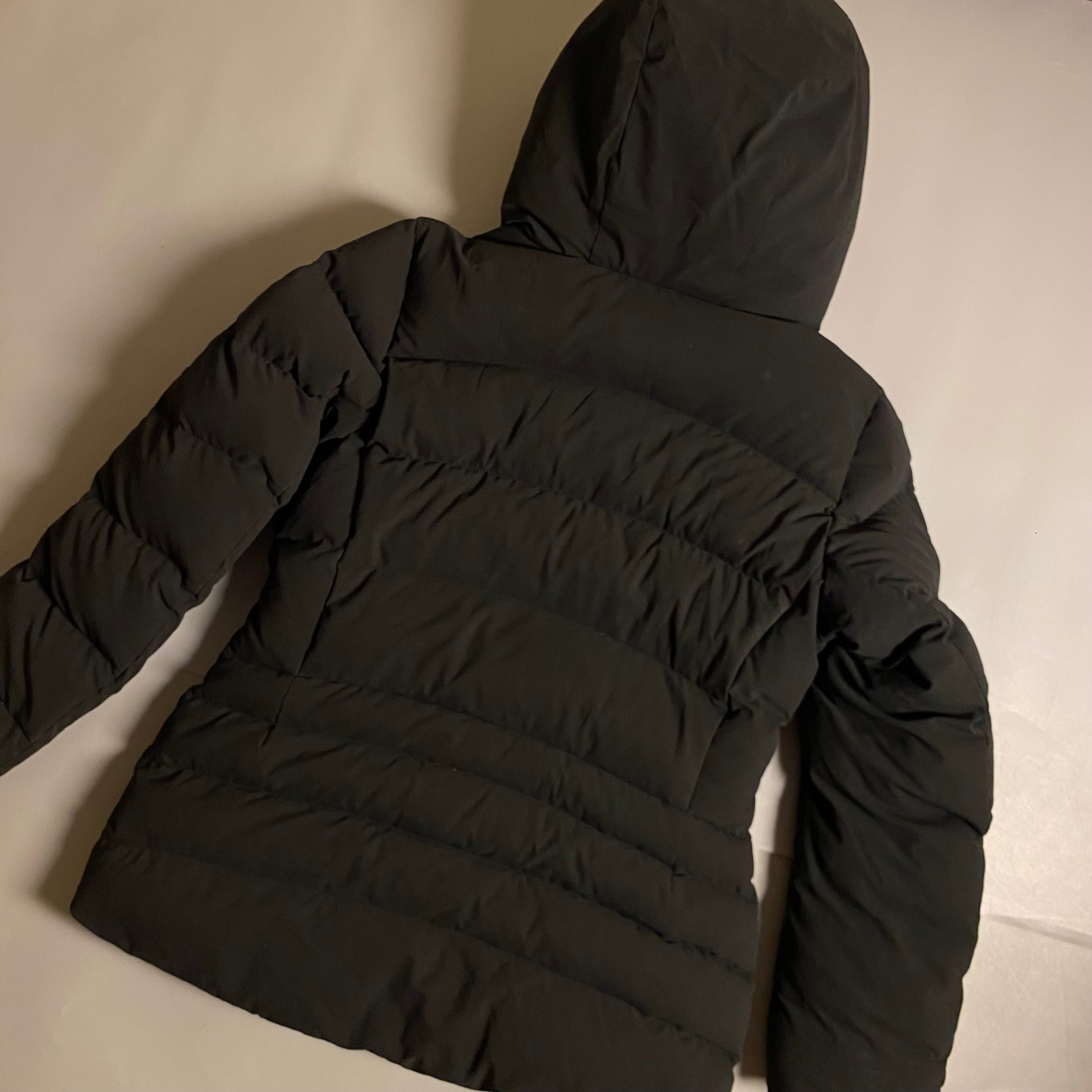 Salomon Women's Alpenflow Down Jacket in deep black