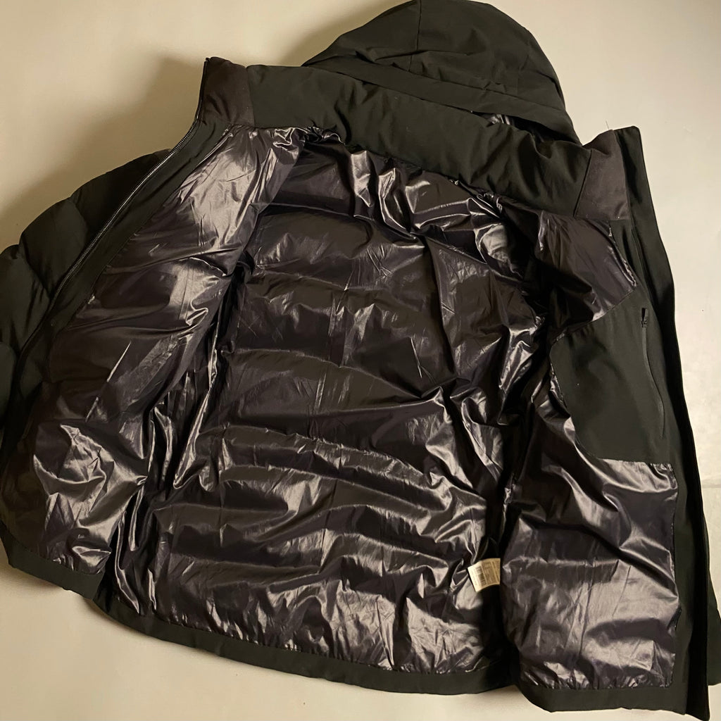 Salomon Women's Alpenflow Down Jacket in deep black