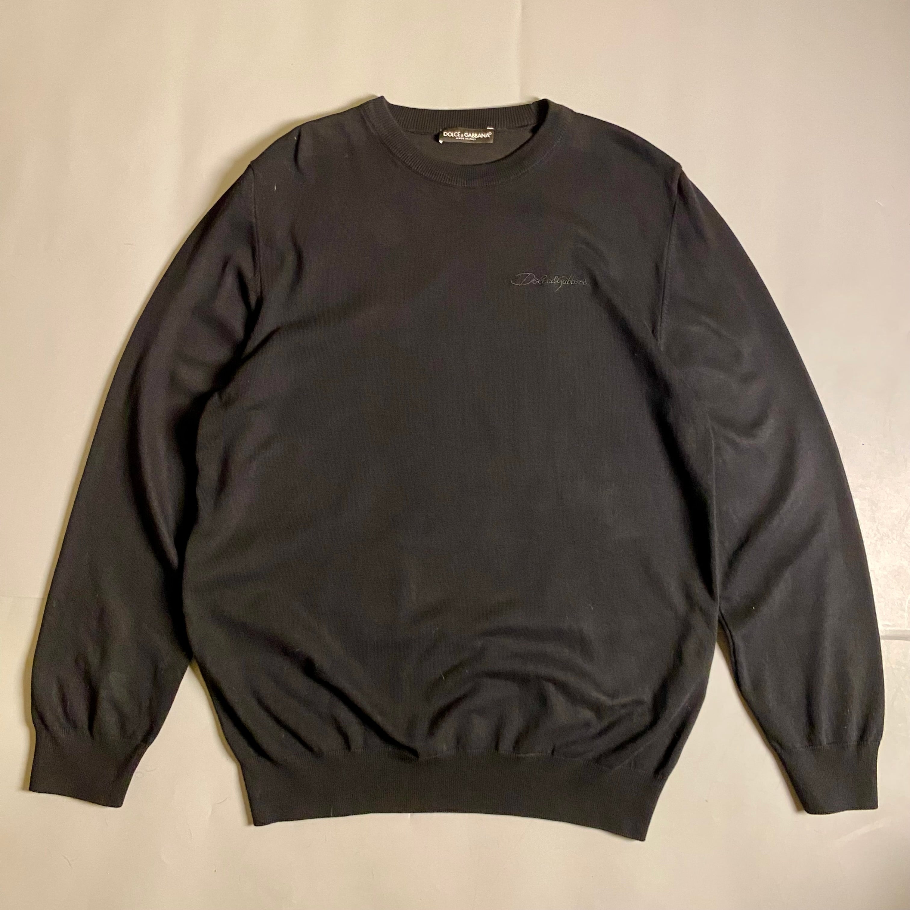 Dolce & Gabbana black crewneck sweatshirt with an embroidered logo detail