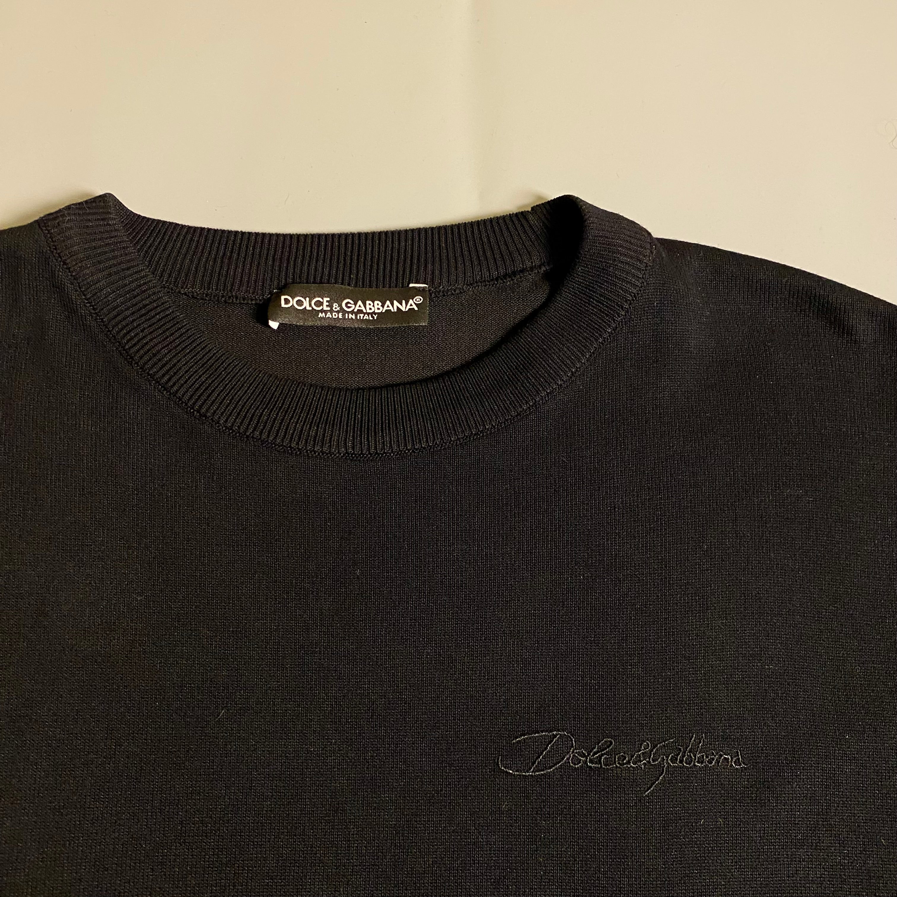 Dolce & Gabbana black crewneck sweatshirt with an embroidered logo detail